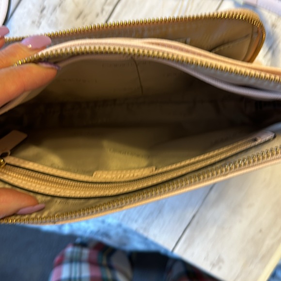 Calvin Klein pink crossbody - Picture 5 of 6